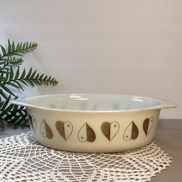 Vintage Pyrex Golden Hearts Oval Casserole 1958 - Picture 12 of 16